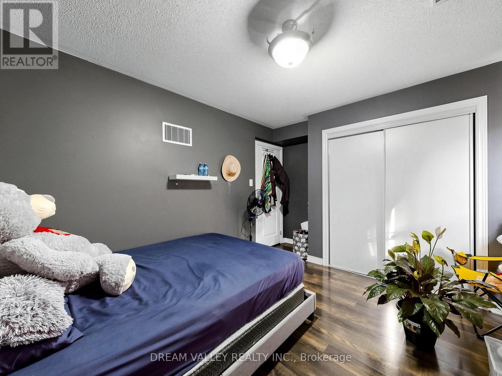 8 Zezel Way, Toronto, ON - Indoor Photo Showing Bedroom