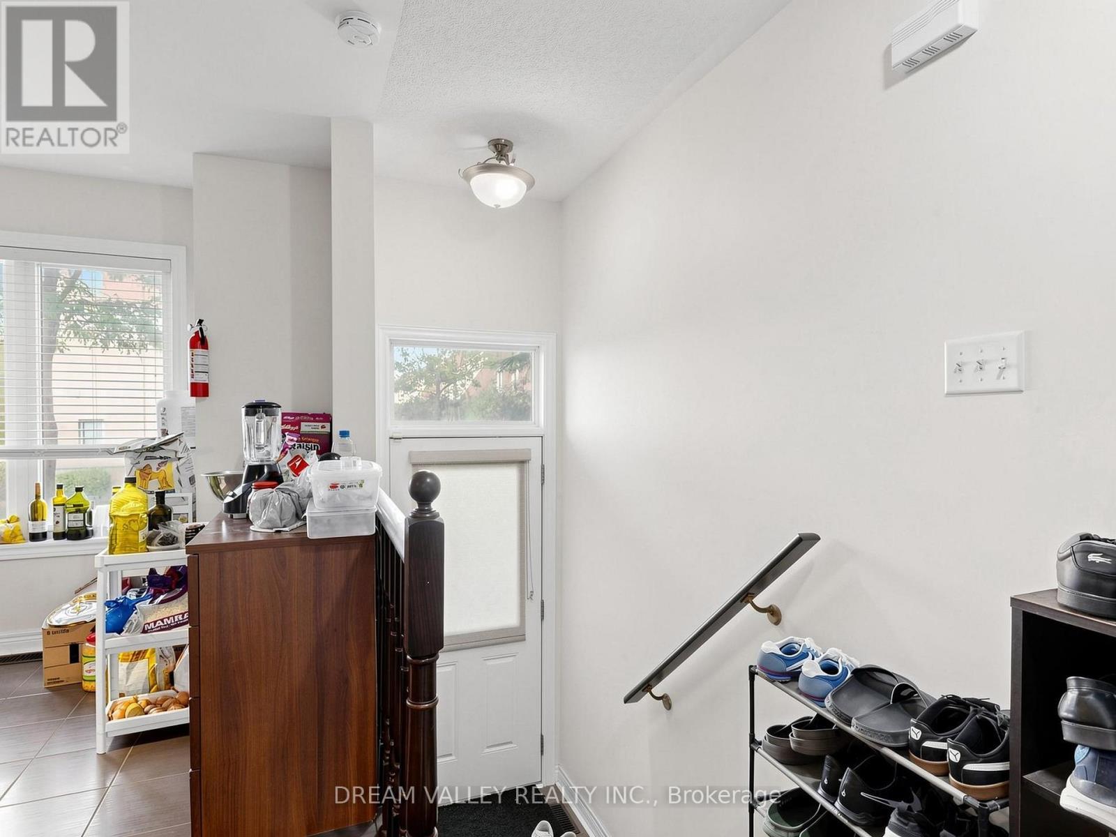 8 Zezel Way, Toronto, ON - Indoor Photo Showing Other Room