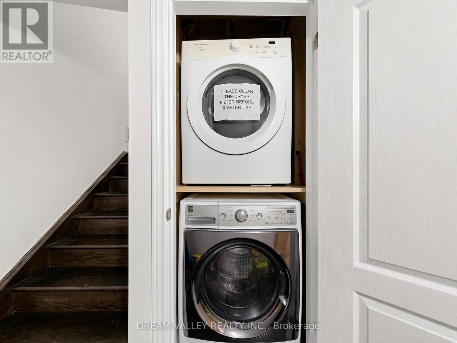 8 Zezel Way, Toronto, ON - Indoor Photo Showing Laundry Room