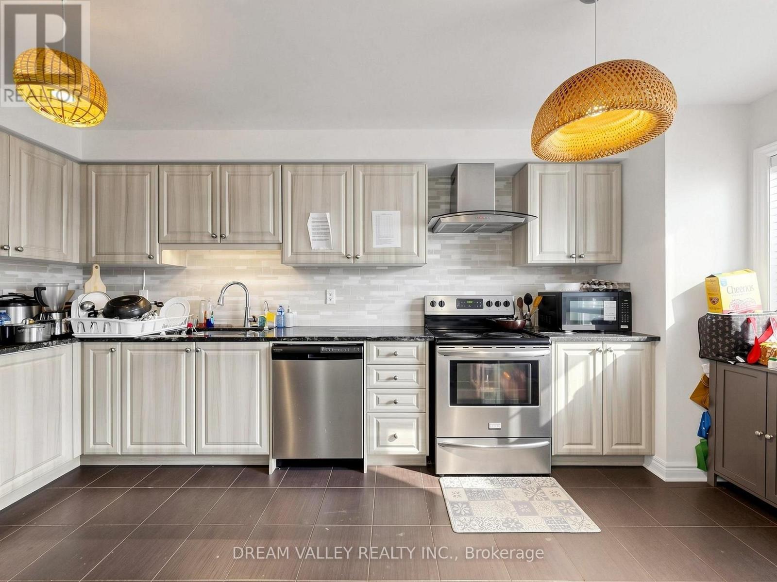 Kitchen - 8 Zezel Way, Toronto, ON - Indoor Photo Showing Kitchen With Stainless Steel Kitchen