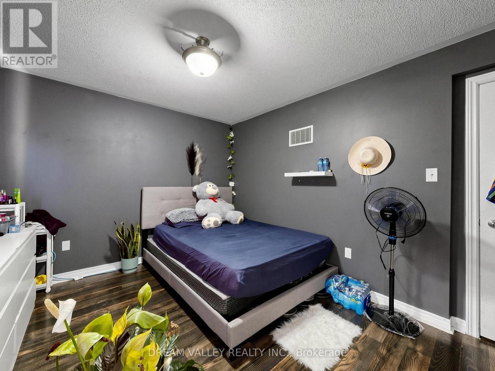 8 Zezel Way, Toronto, ON - Indoor Photo Showing Bedroom
