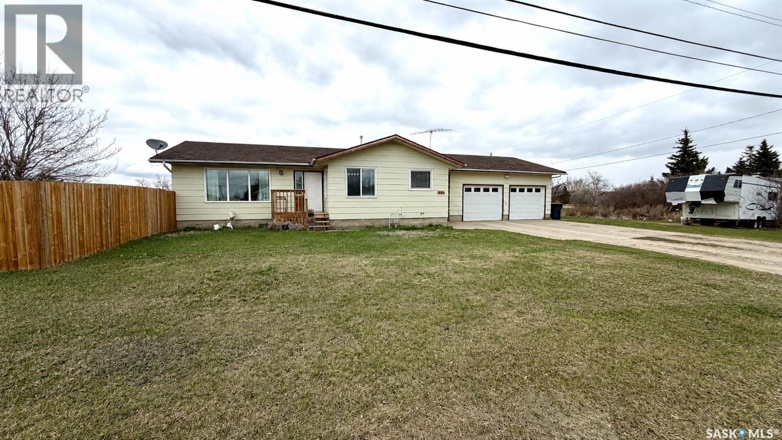 701 1St Street, Hanley, SK - Outdoor