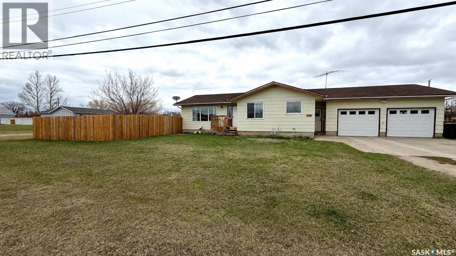 701 1St Street, Hanley, SK - Outdoor