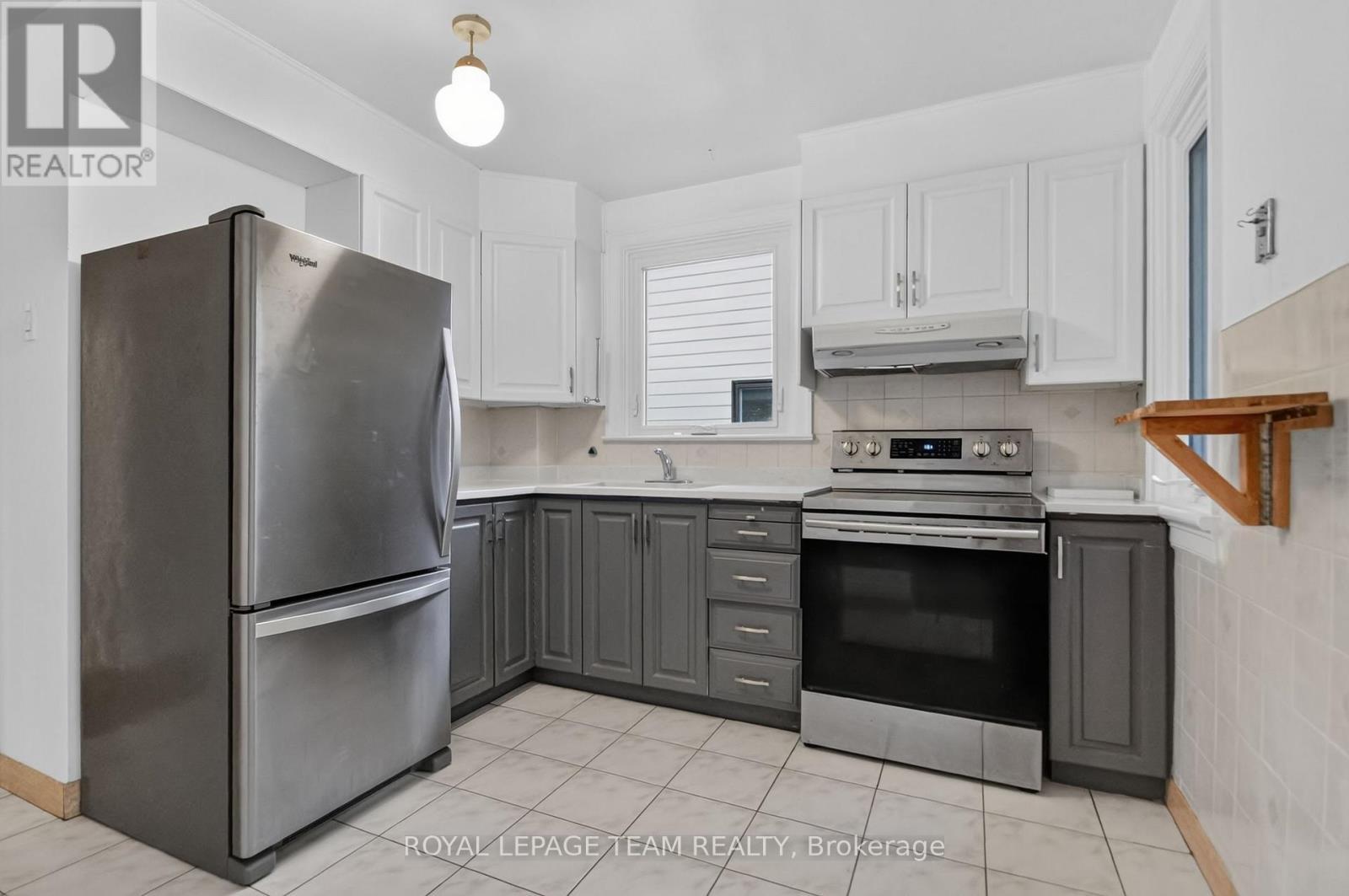 157 Mulvihill Avenue, Ottawa, ON - Indoor Photo Showing Kitchen