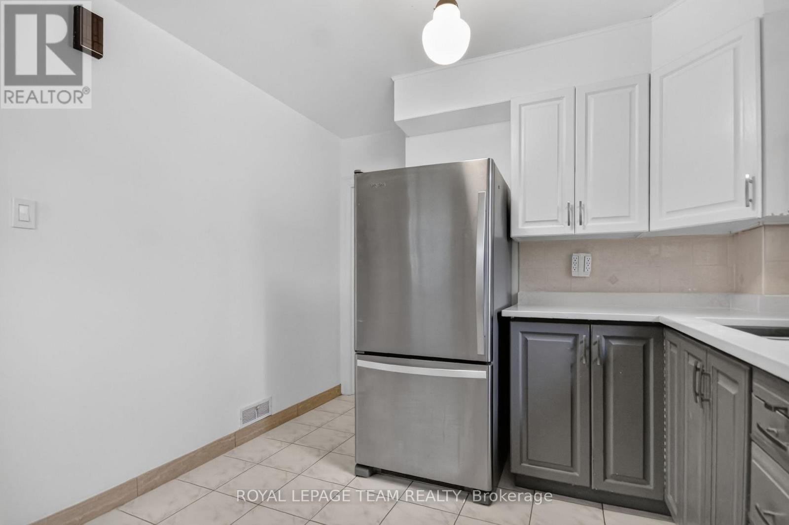 157 Mulvihill Avenue, Ottawa, ON - Indoor Photo Showing Kitchen