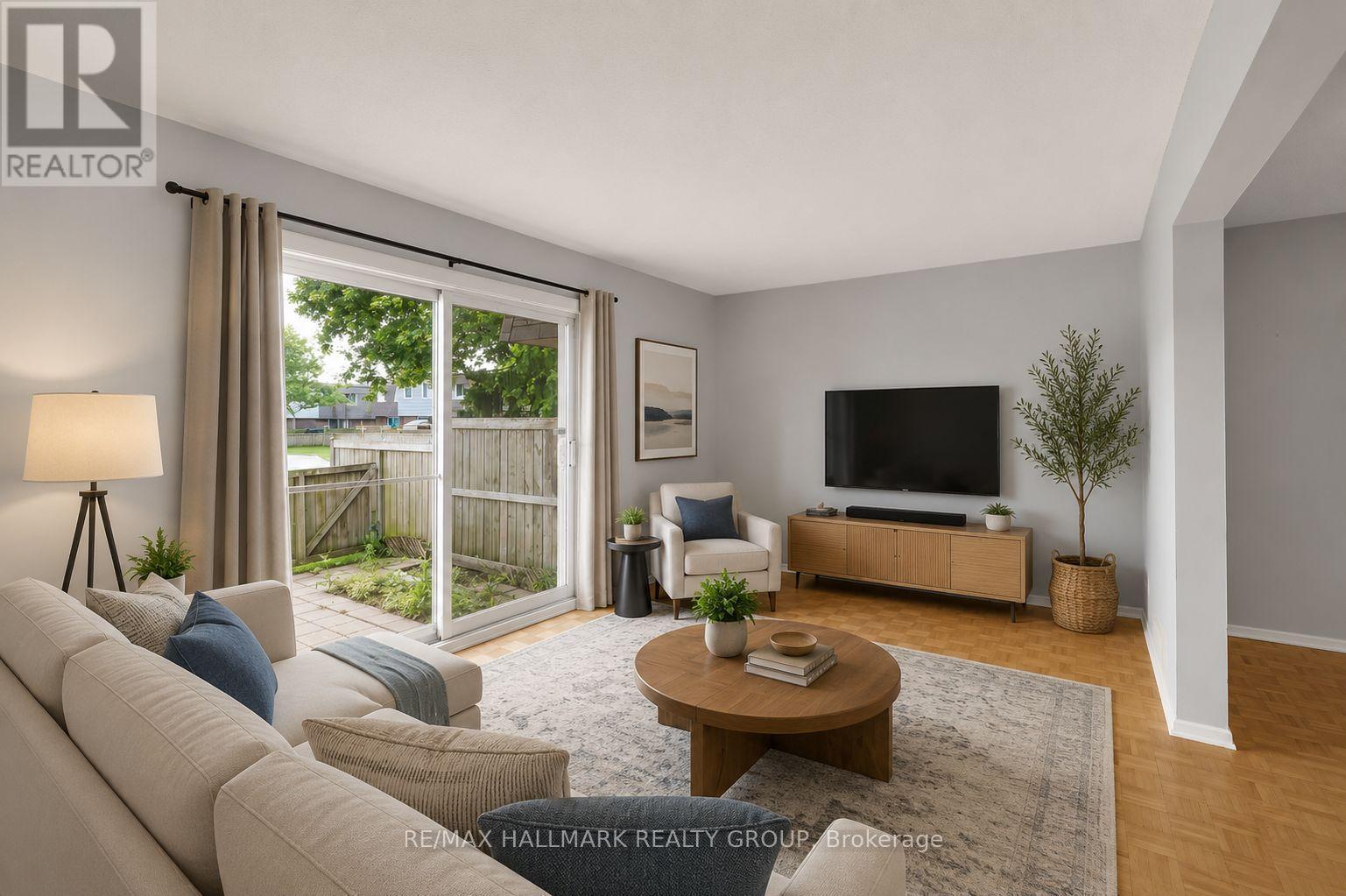 2912 Fairlea Crescent, Ottawa, ON - Indoor Photo Showing Living Room