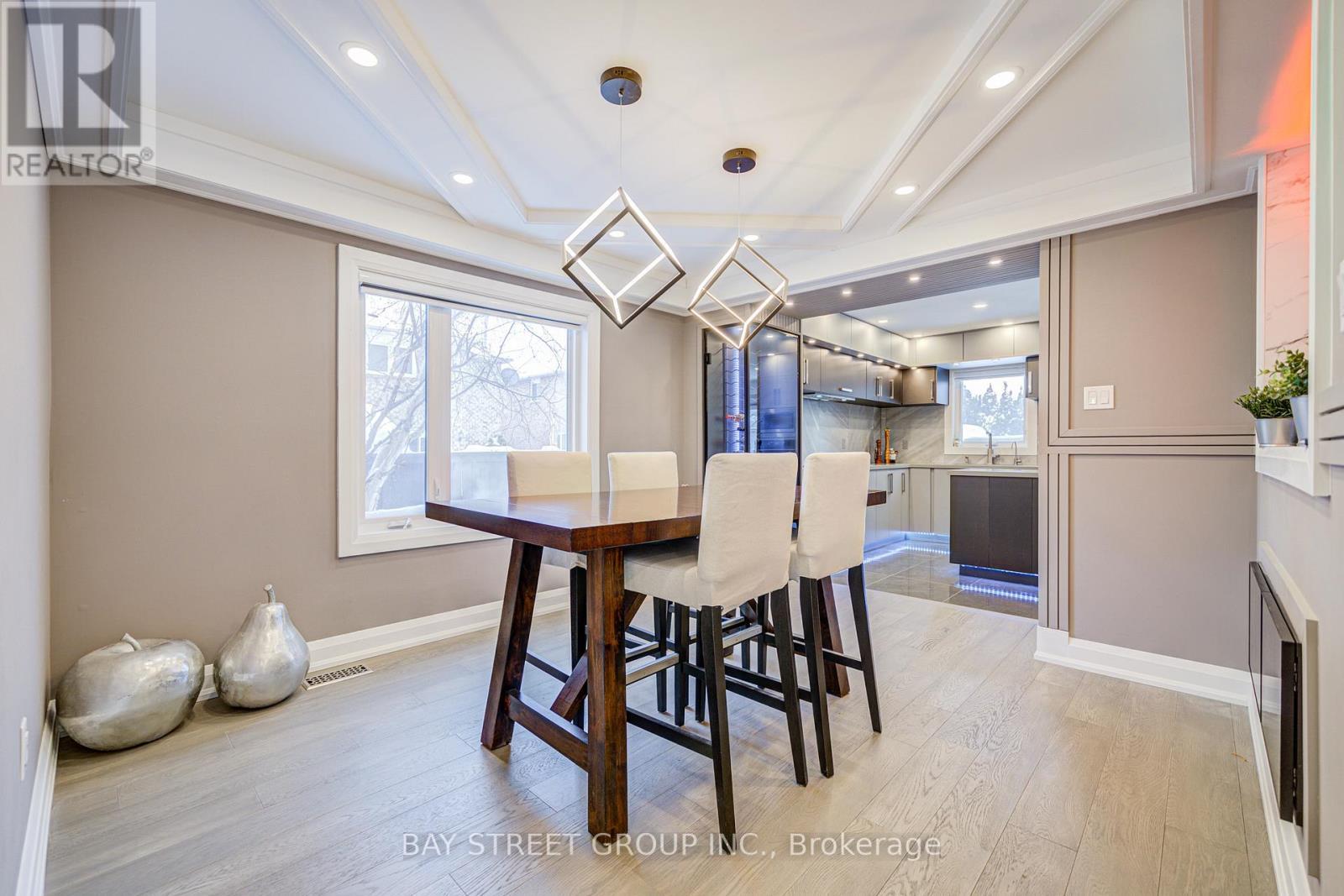 48 Coldstream Crescent, Richmond Hill, ON - Indoor Photo Showing Dining Room
