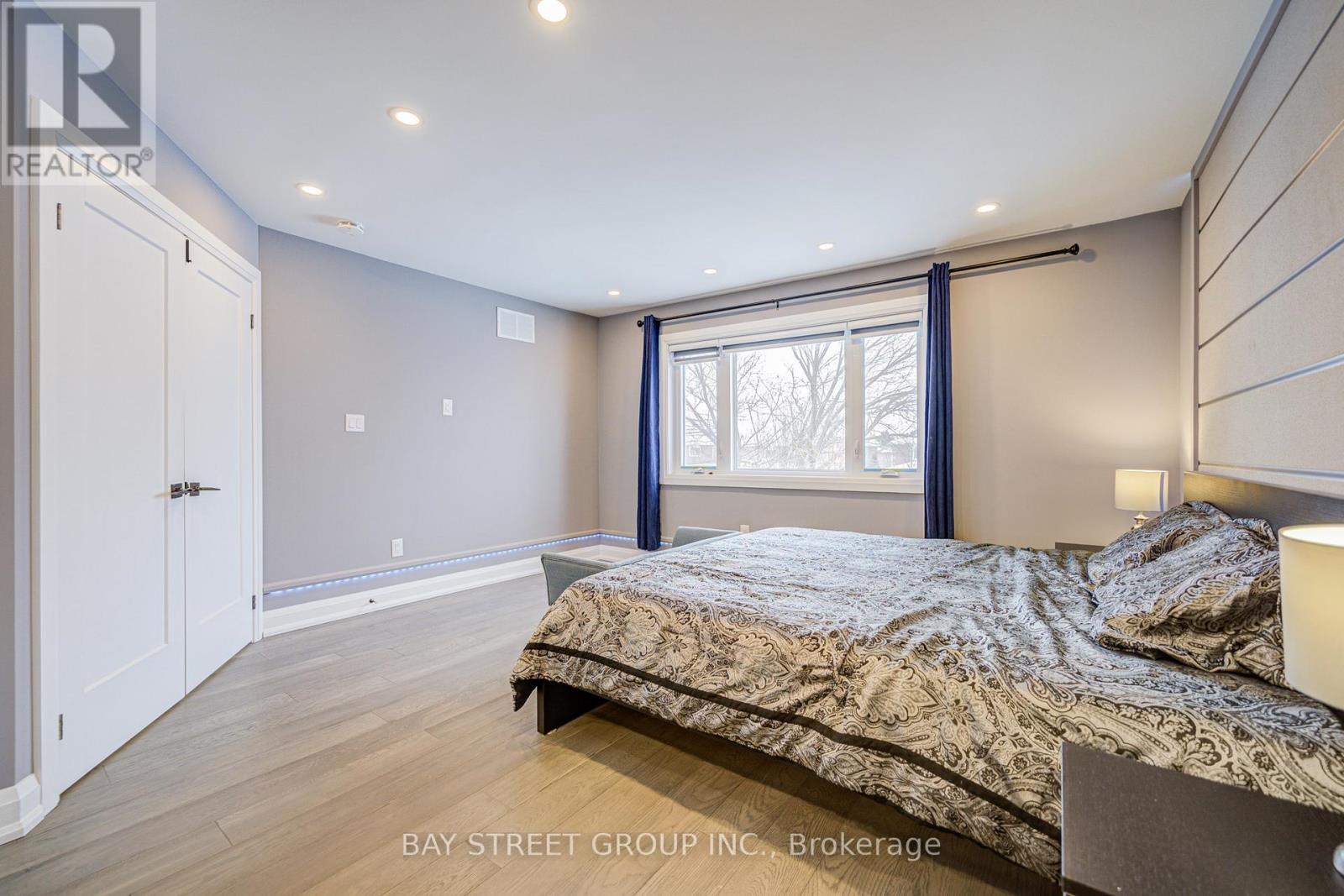 48 Coldstream Crescent, Richmond Hill, ON - Indoor Photo Showing Bedroom