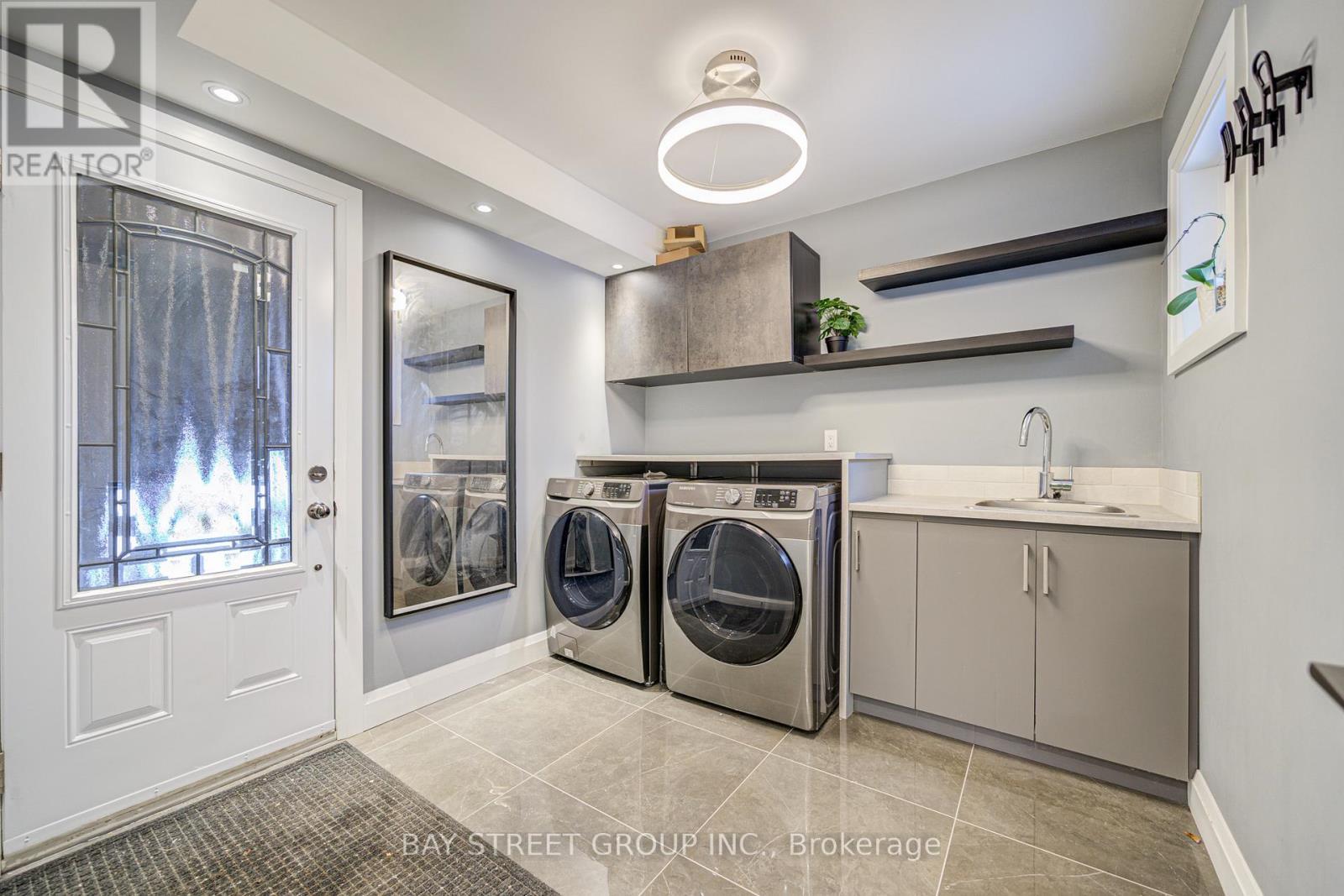 48 Coldstream Crescent, Richmond Hill, ON - Indoor Photo Showing Laundry Room