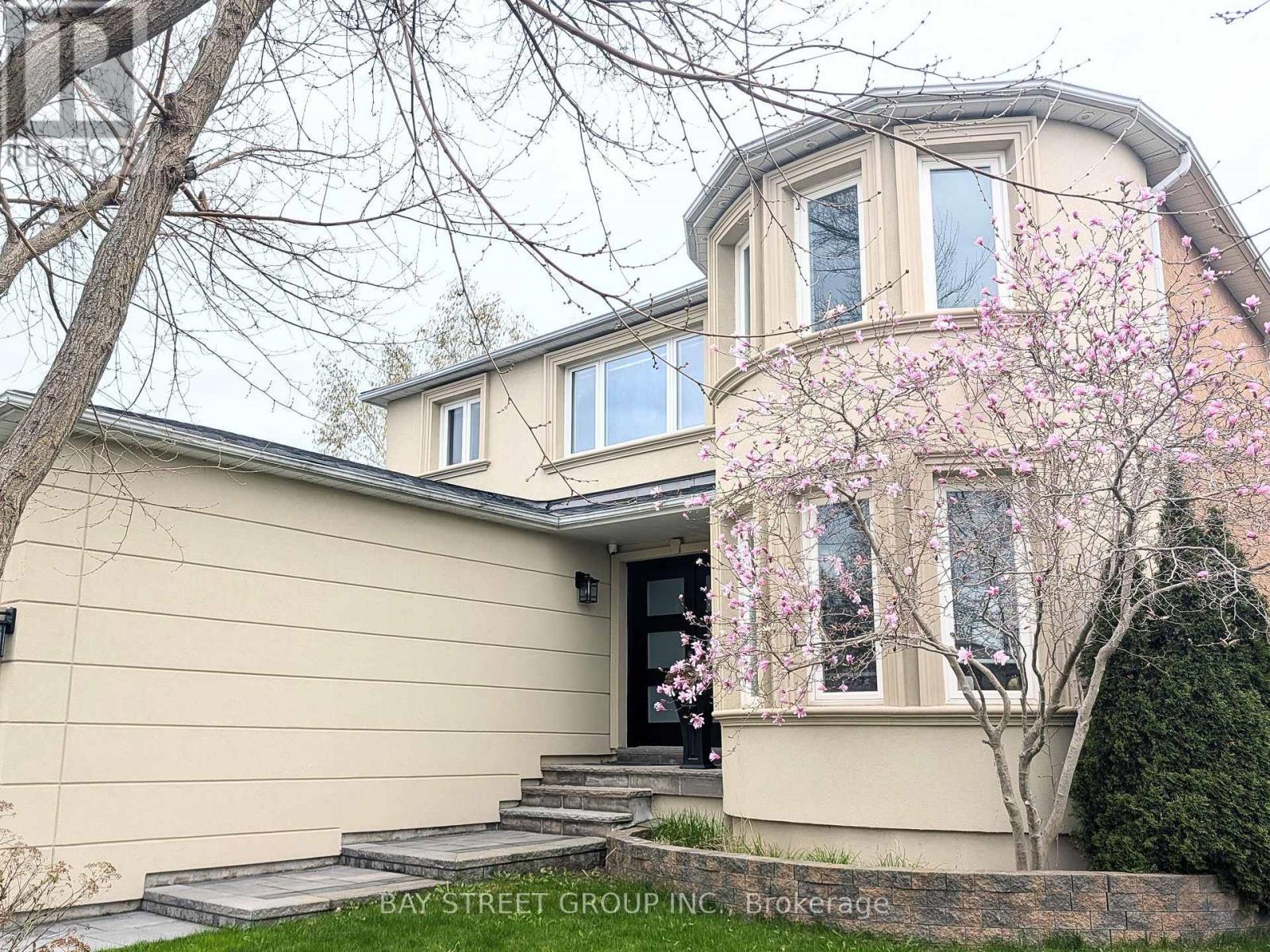 48 Coldstream Crescent, Richmond Hill, ON - Outdoor
