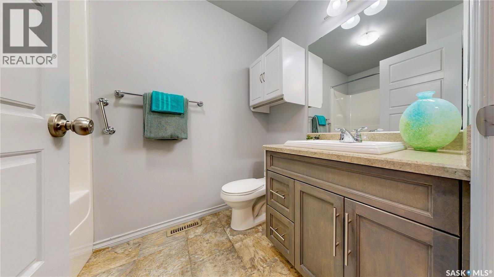 134 4100 Sandhill Crescent, Regina, SK - Indoor Photo Showing Bathroom