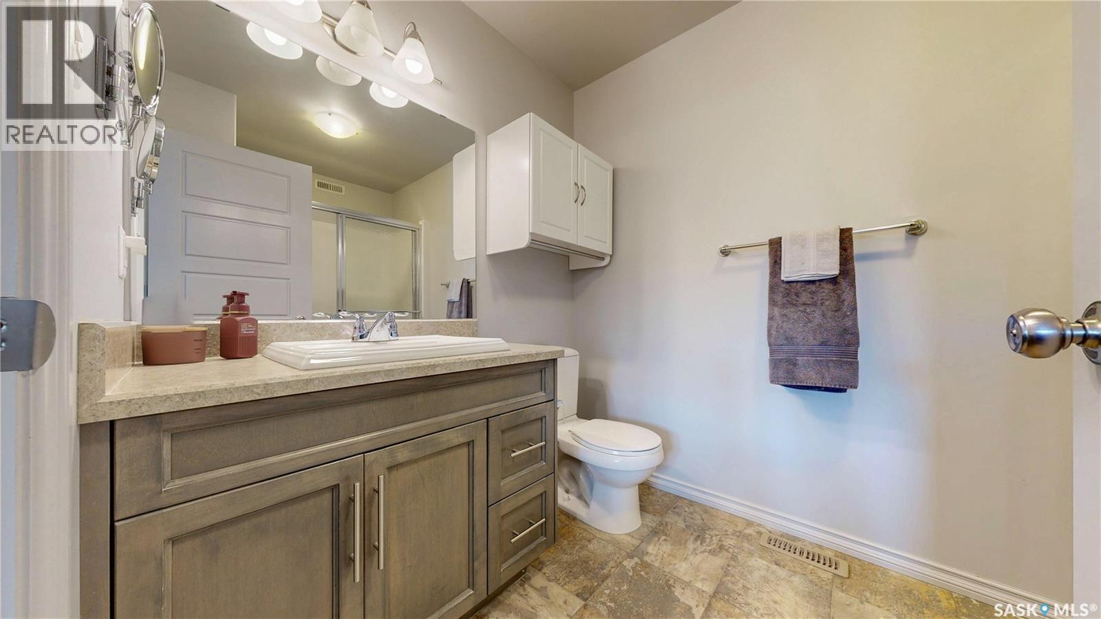 134 4100 Sandhill Crescent, Regina, SK - Indoor Photo Showing Bathroom