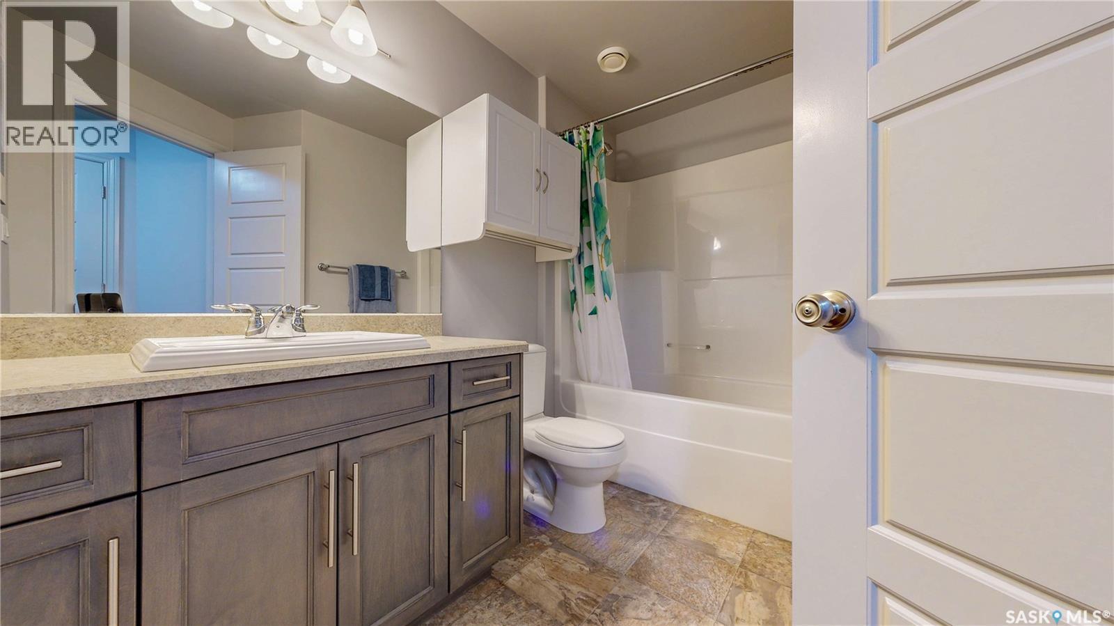134 4100 Sandhill Crescent, Regina, SK - Indoor Photo Showing Bathroom