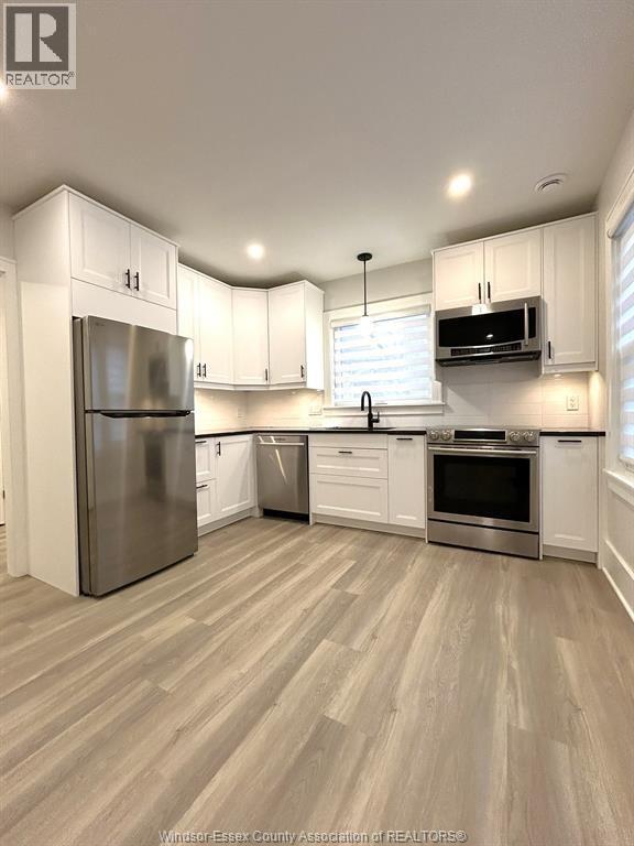 1748 Hall Avenue Unit# Main, Windsor, ON - Indoor Photo Showing Kitchen