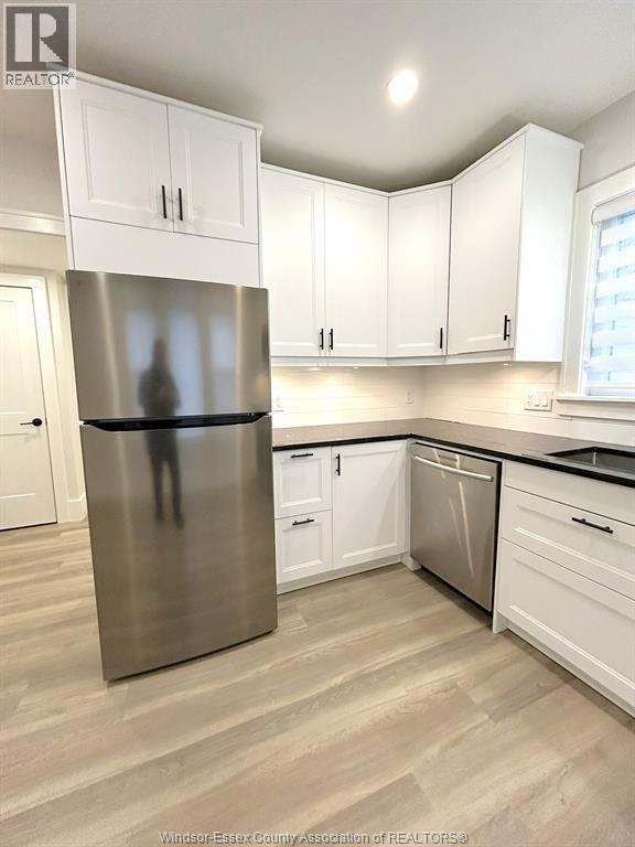 1748 Hall Avenue Unit# Main, Windsor, ON - Indoor Photo Showing Kitchen