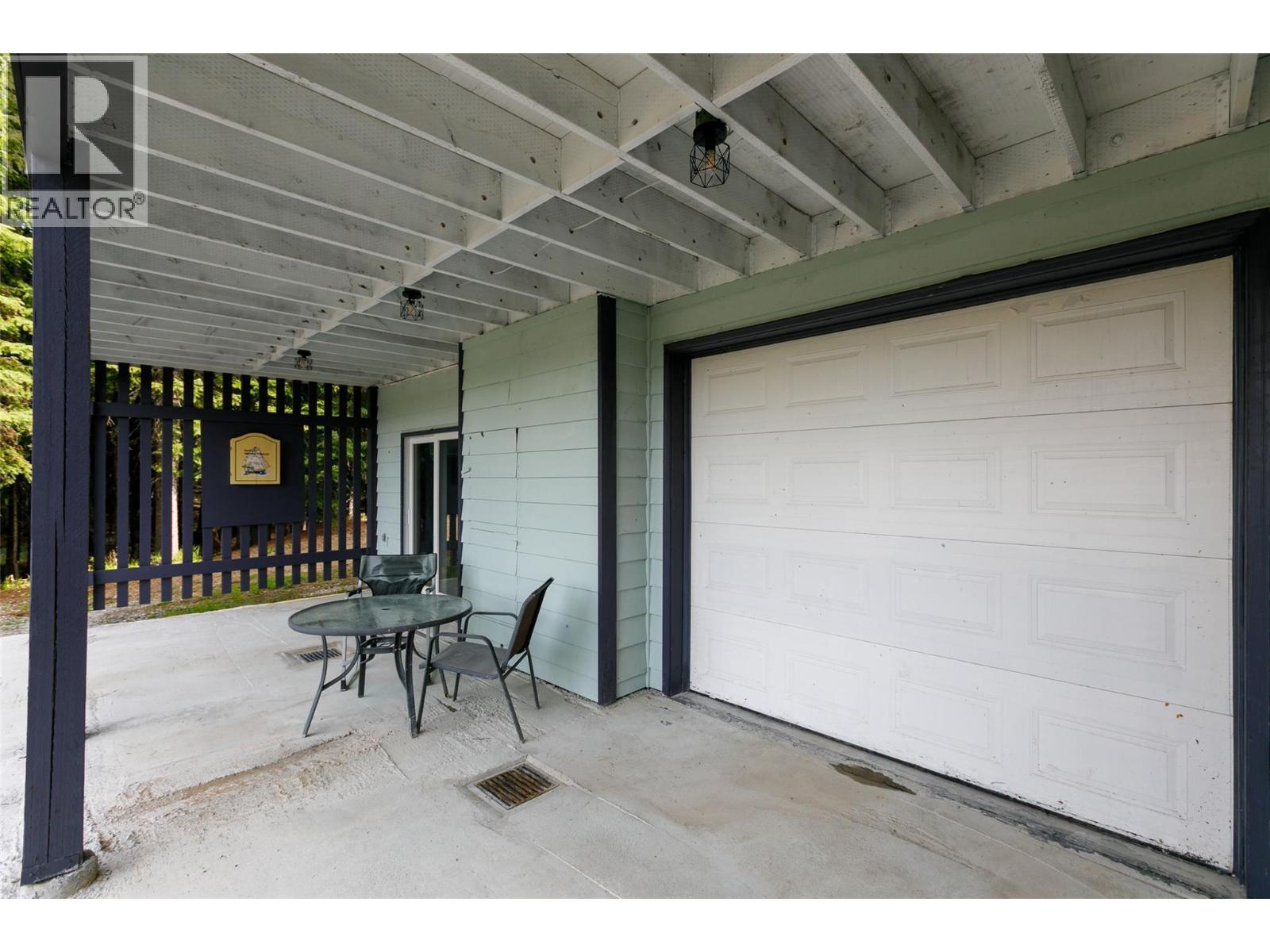 9315 Paradise Road, Kelowna, BC - Outdoor With Exterior