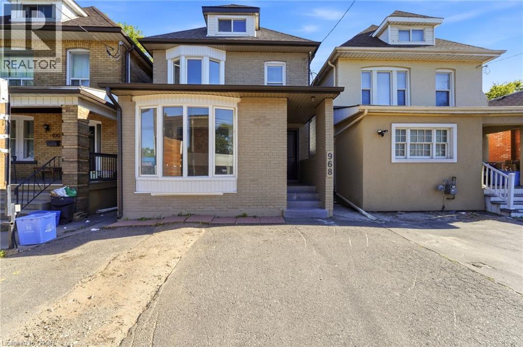968 Main Street E, Hamilton, ON - Outdoor