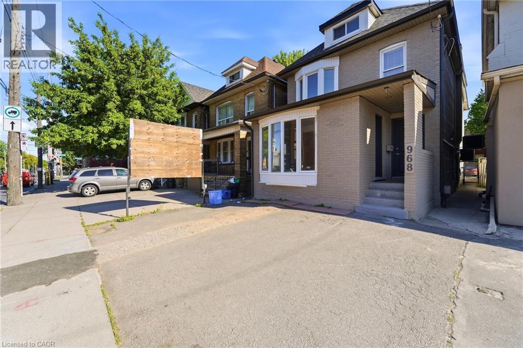 968 Main Street E, Hamilton, ON - Outdoor