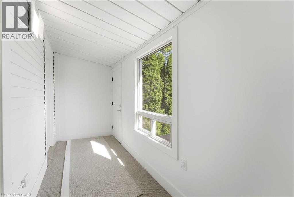 968 Main Street E, Hamilton, ON - Indoor Photo Showing Other Room