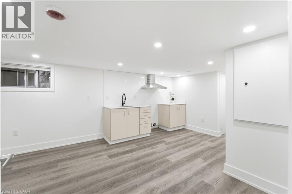 968 Main Street E, Hamilton, ON - Indoor