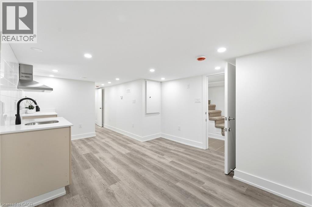 968 Main Street E, Hamilton, ON - Indoor