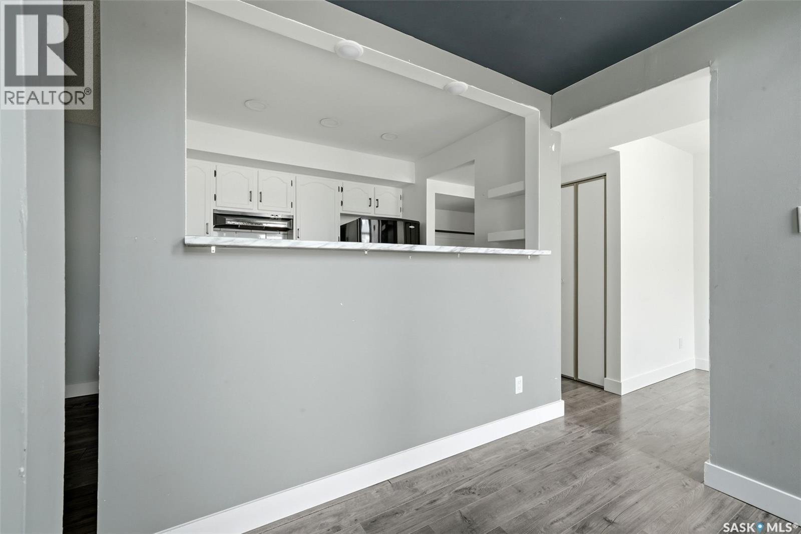 5136 10Th Avenue, Regina, SK - Indoor