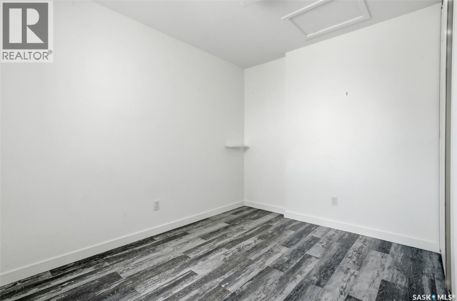 5136 10Th Avenue, Regina, SK - Indoor Photo Showing Other Room