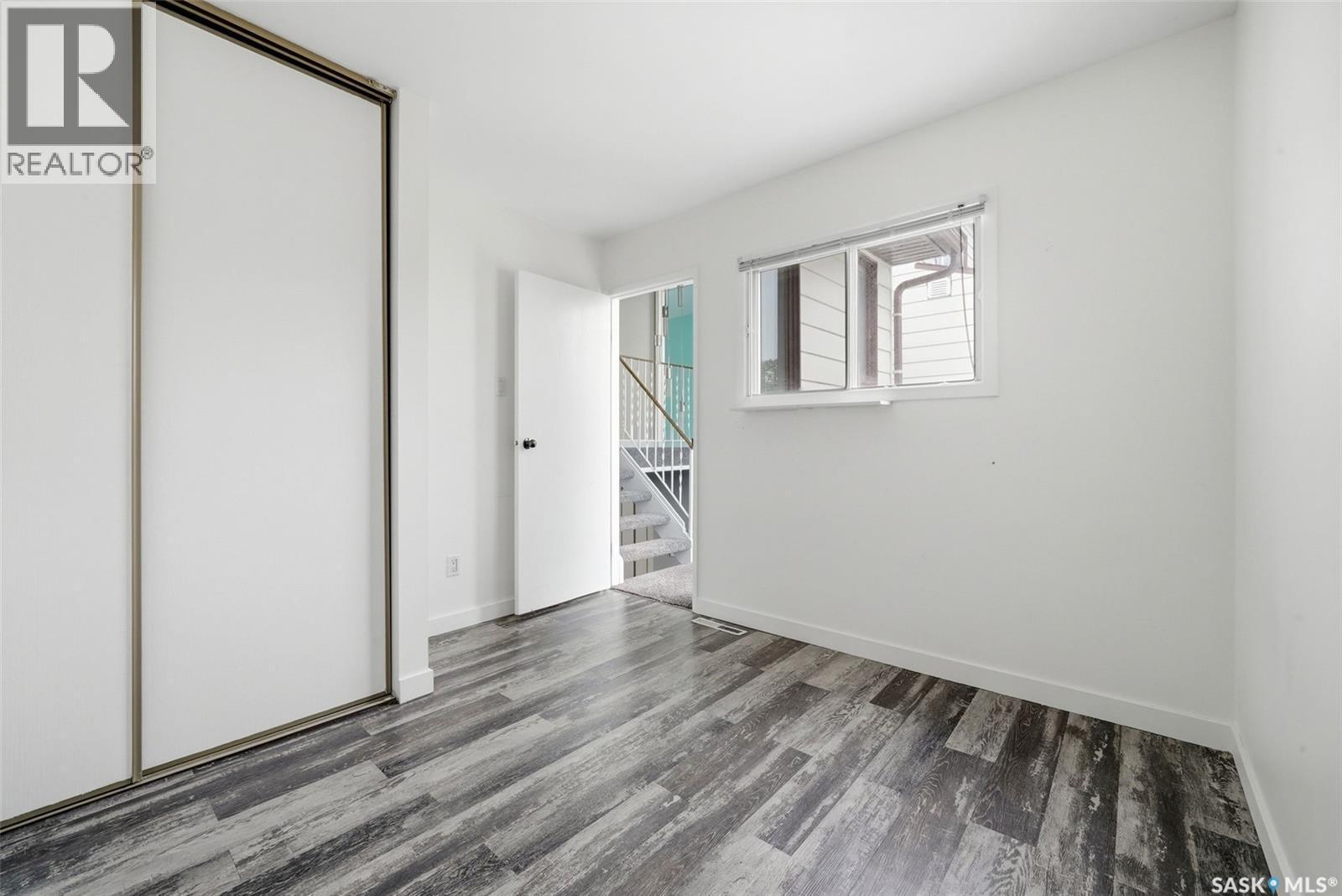 5136 10Th Avenue, Regina, SK - Indoor Photo Showing Other Room