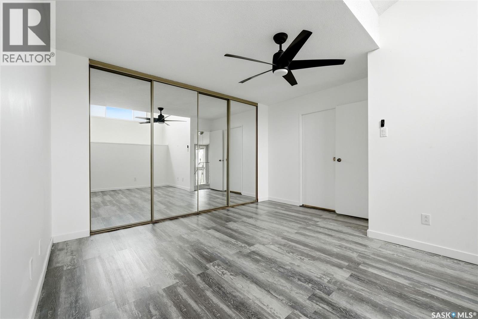 5136 10Th Avenue, Regina, SK - Indoor Photo Showing Other Room