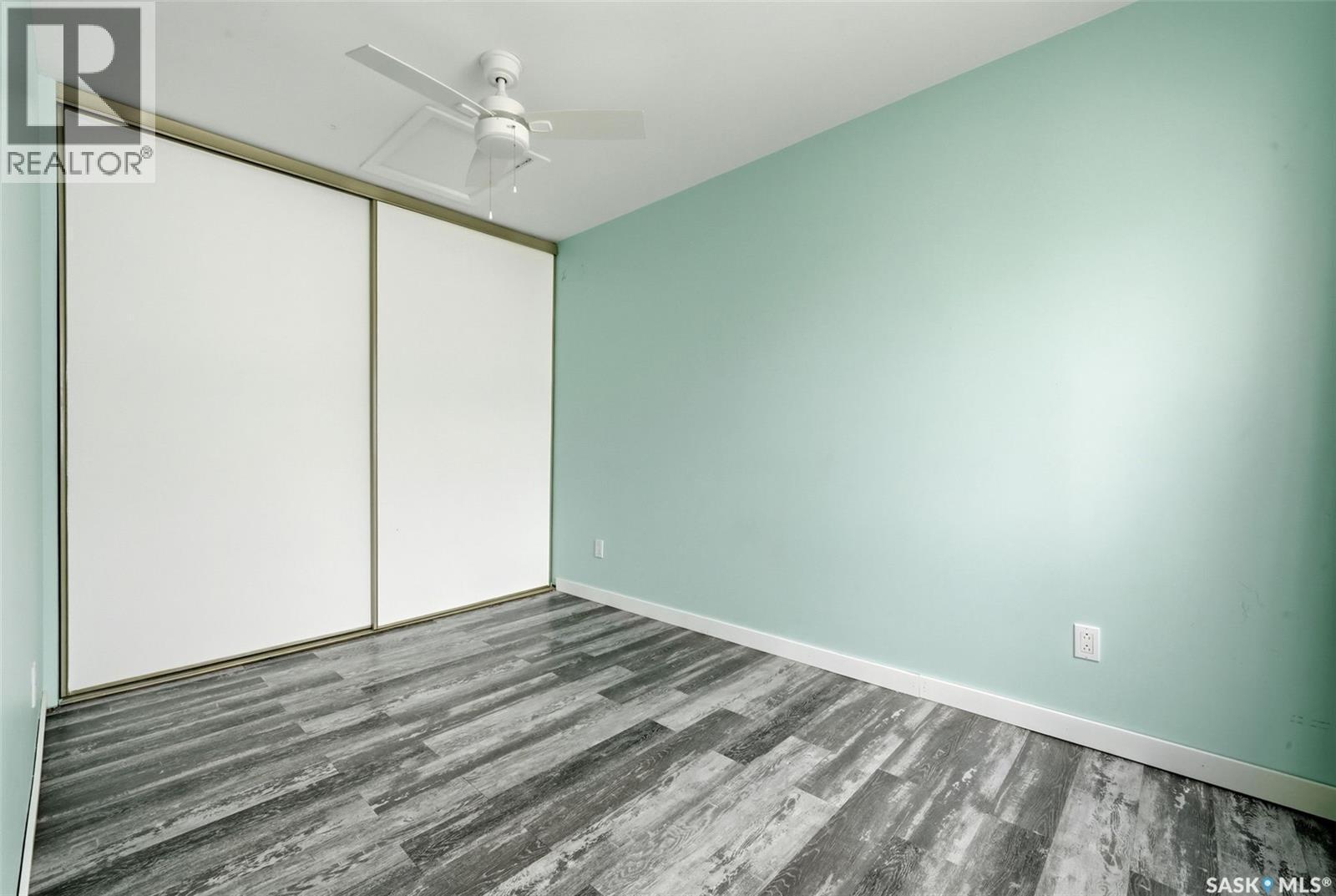5136 10Th Avenue, Regina, SK - Indoor Photo Showing Other Room