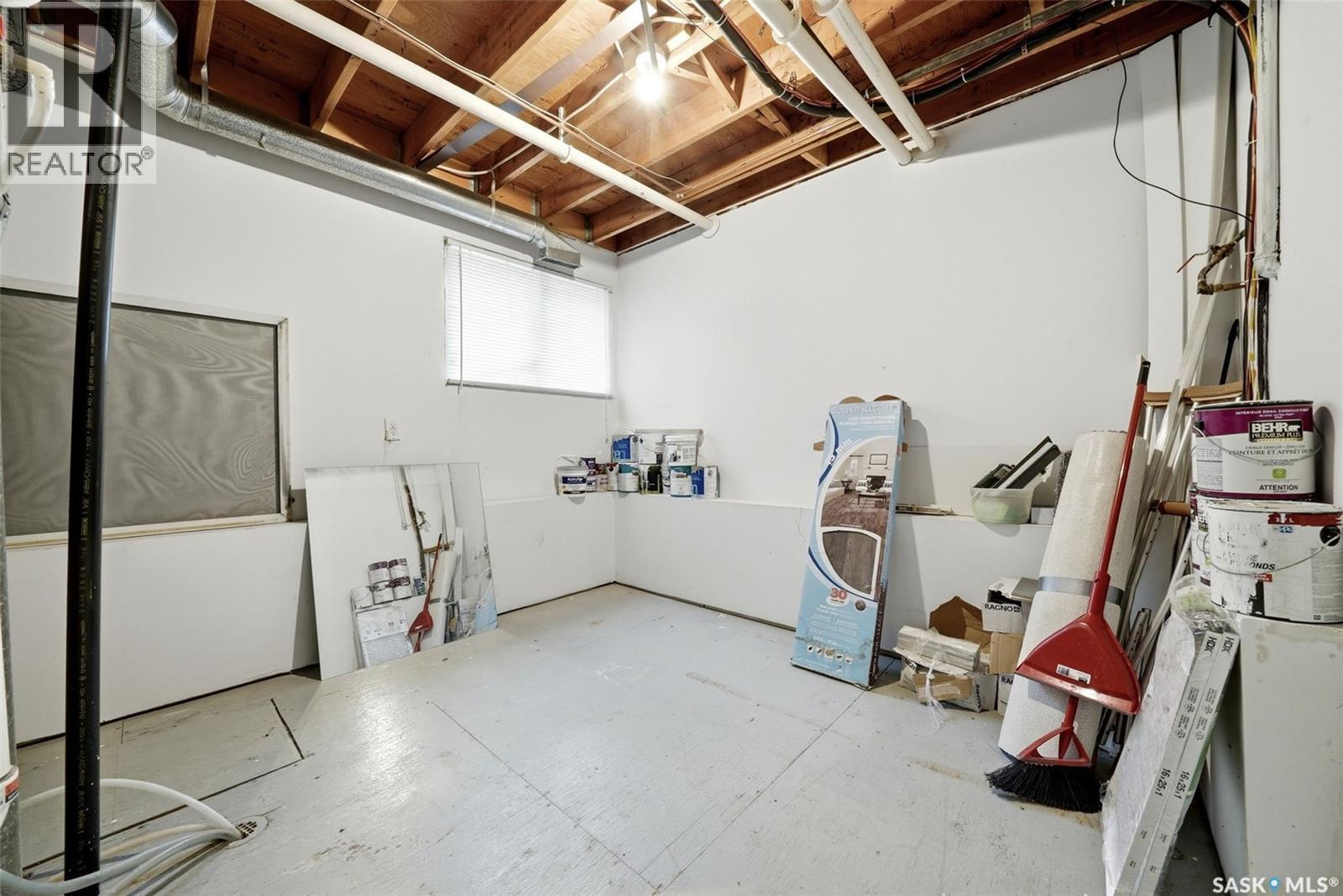 5136 10Th Avenue, Regina, SK - Indoor Photo Showing Basement