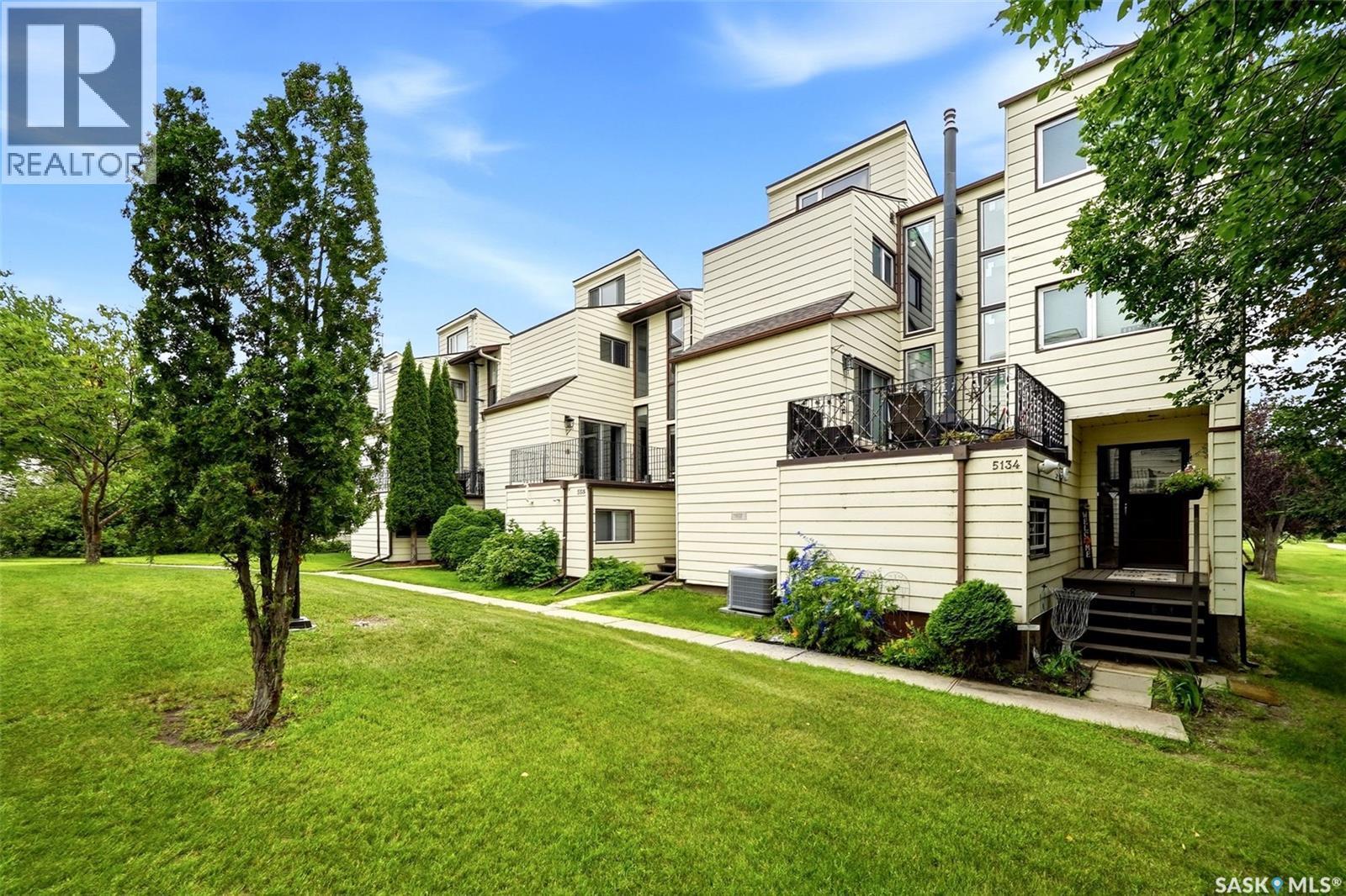 5136 10Th Avenue, Regina, SK - Outdoor