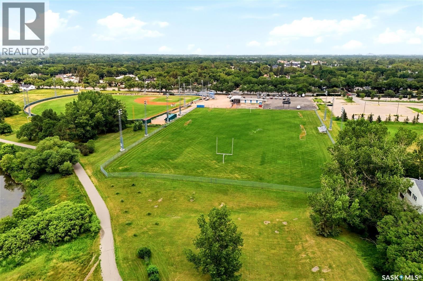 5136 10Th Avenue, Regina, SK - Outdoor With View