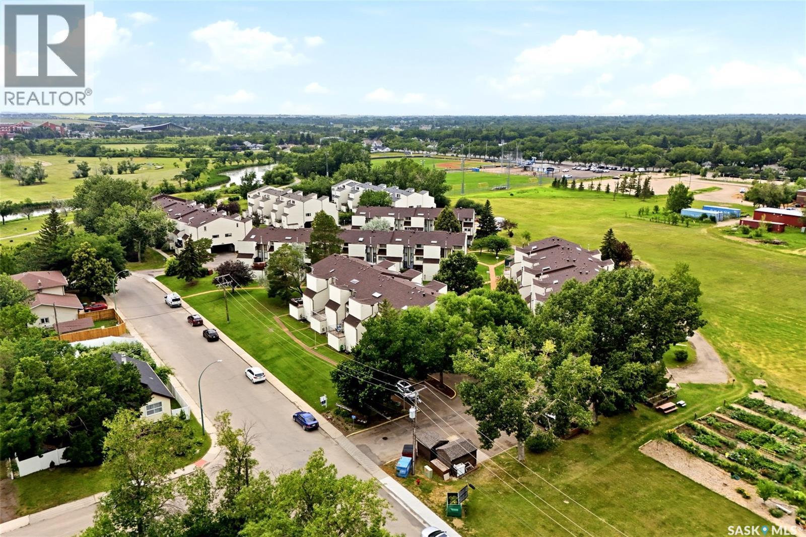 5136 10Th Avenue, Regina, SK - Outdoor With View
