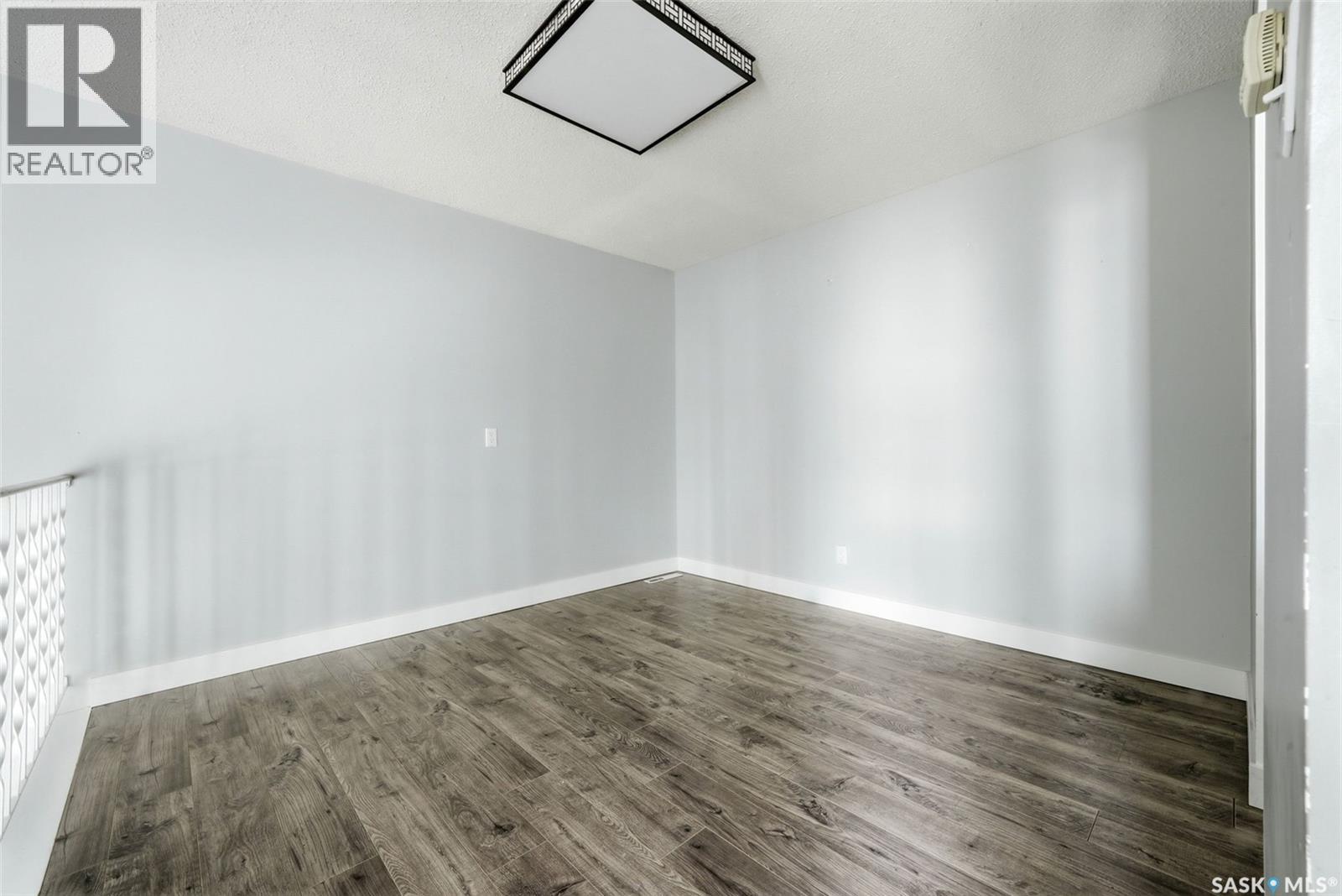 5136 10Th Avenue, Regina, SK - Indoor Photo Showing Other Room