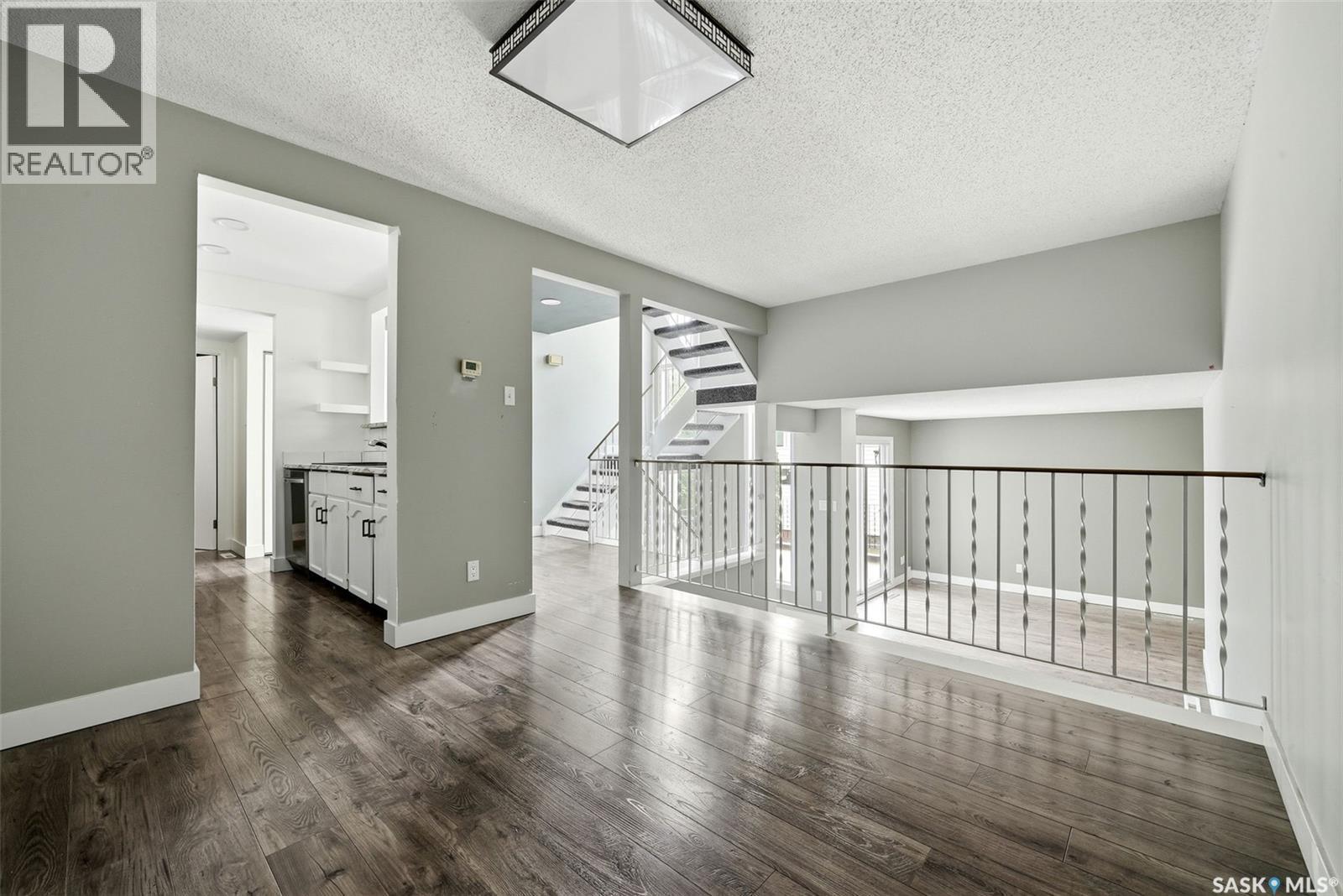 5136 10Th Avenue, Regina, SK - Indoor Photo Showing Other Room