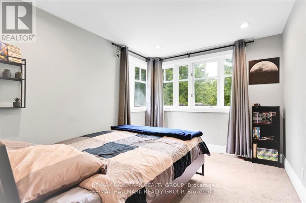 23 Davidson Drive, Ottawa, ON - Indoor Photo Showing Bedroom