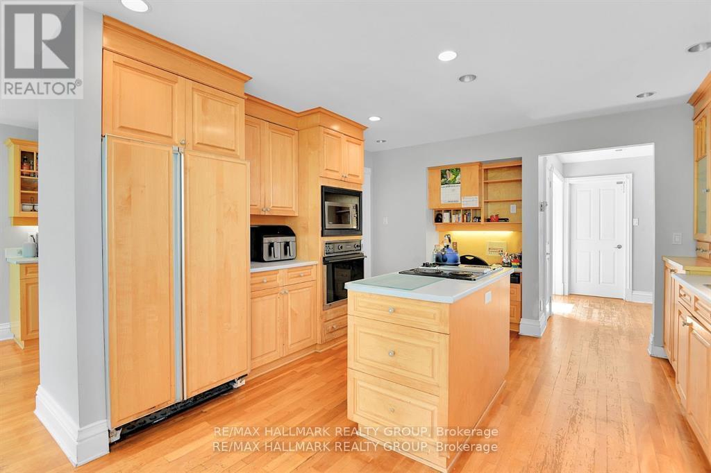 23 Davidson Drive, Ottawa, ON - Indoor Photo Showing Kitchen