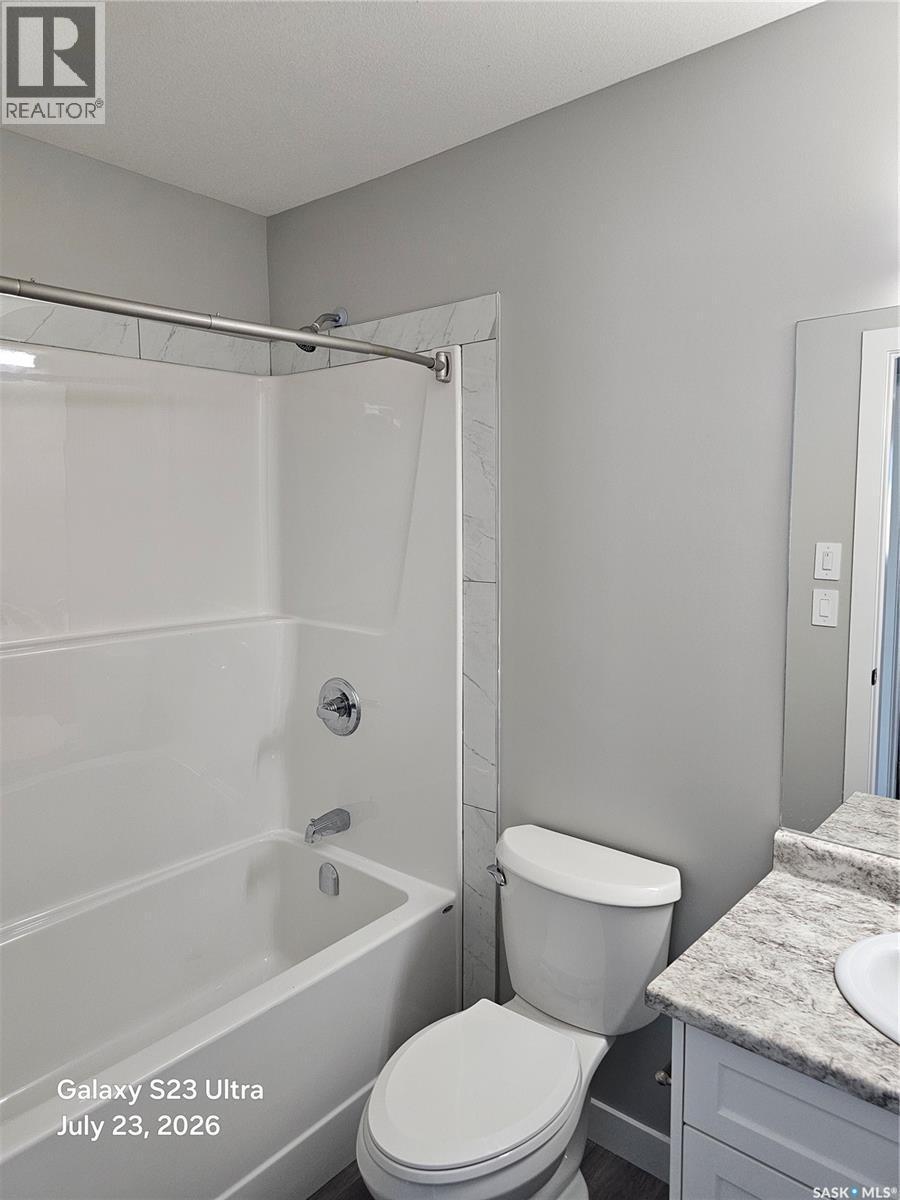 246 Sutter Place, Saskatoon, SK - Indoor Photo Showing Bathroom