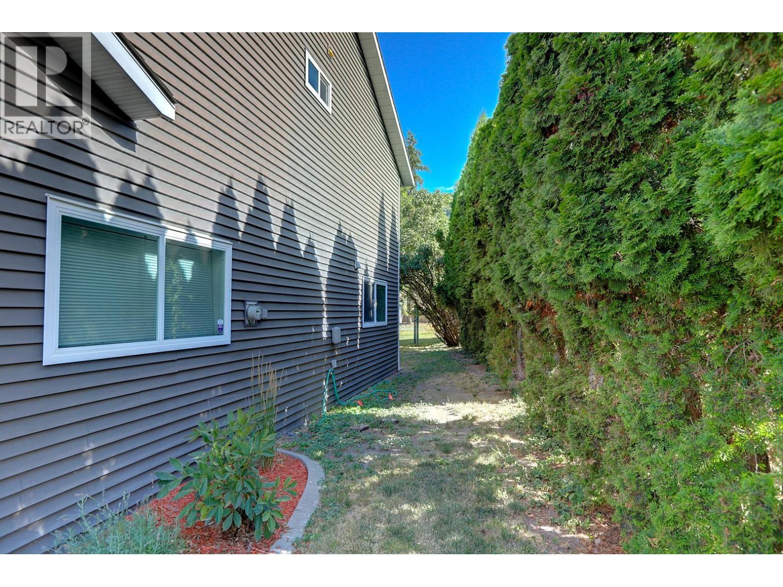 8405 Postill Drive, Coldstream, BC - Outdoor