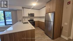 202 - 293 VIEWMOUNT AVENUE Toronto, ON M6B 3H8
