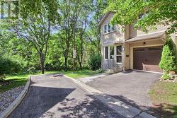 27 ANDERSON PLACE Aurora, ON L4G 6G4