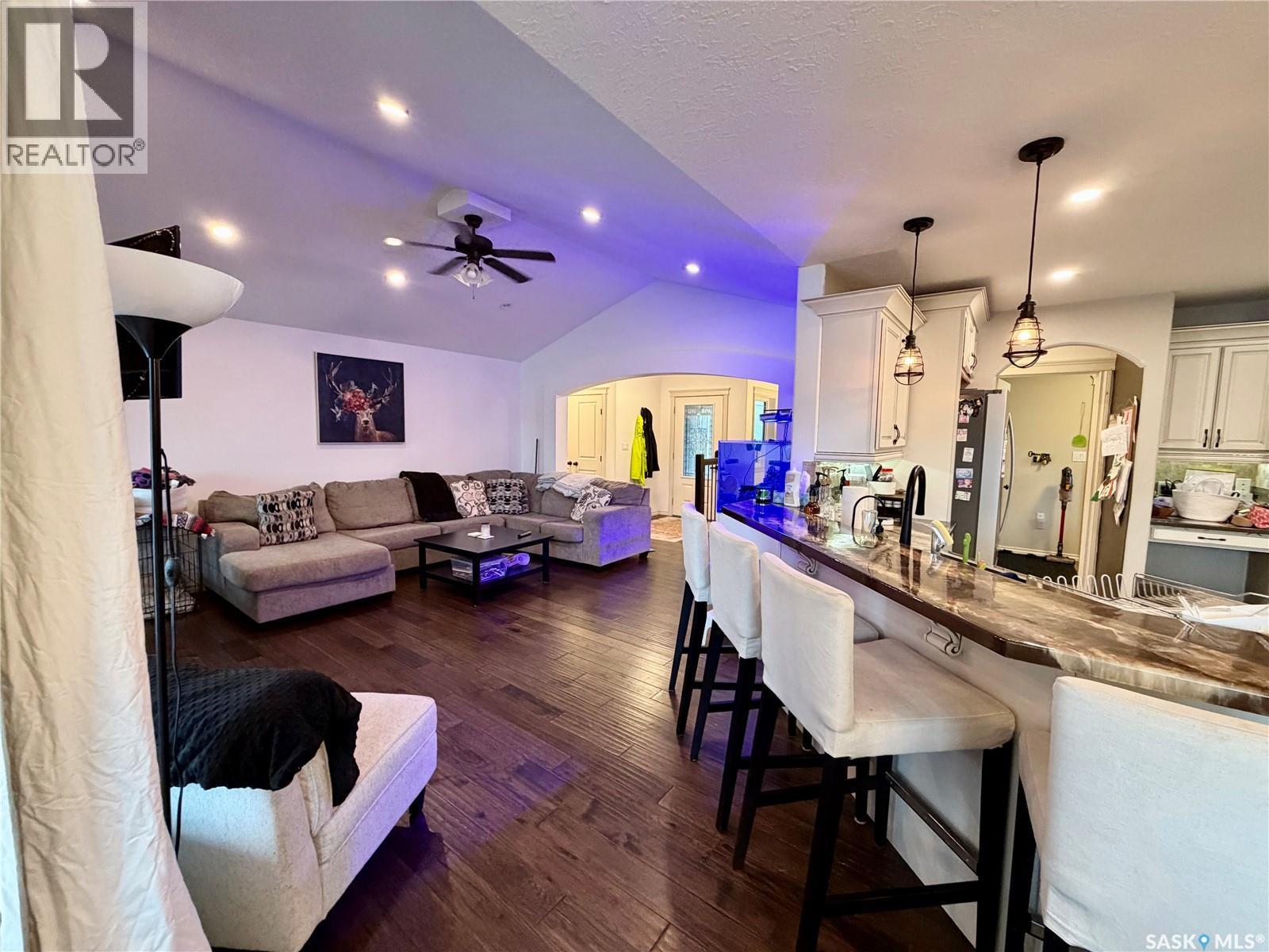 504 Wright Road, Moosomin, SK - Indoor