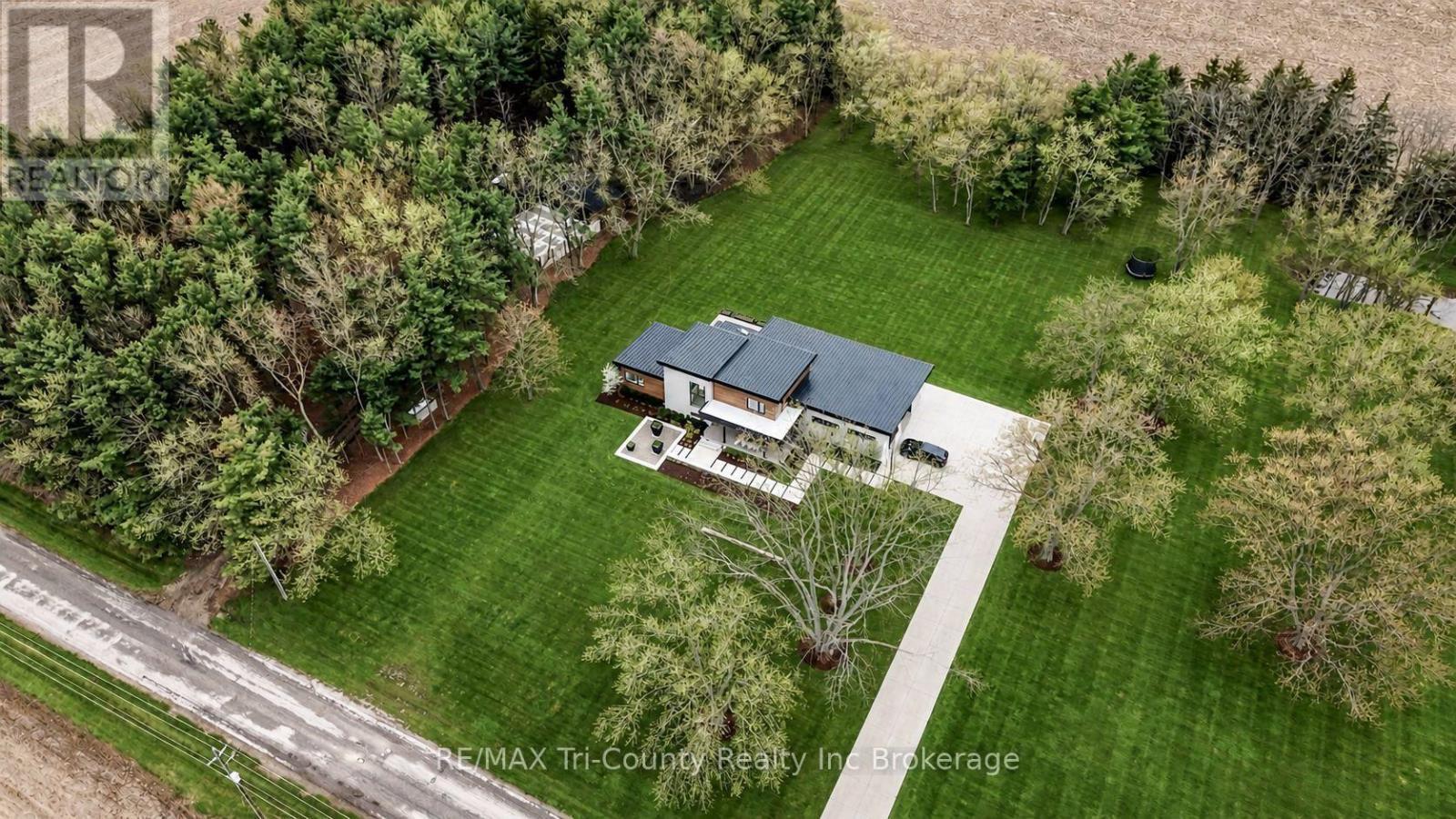8987 Powers Road, Central Elgin, ON - Outdoor