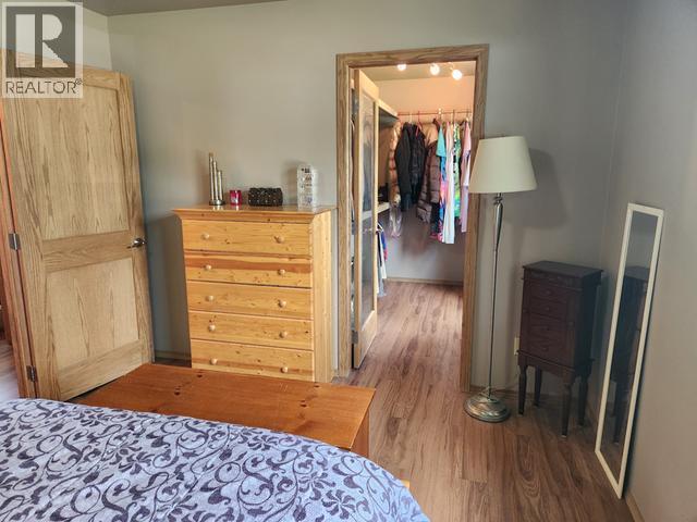 242 Dawson Drive, Faro, YT - Indoor Photo Showing Bedroom