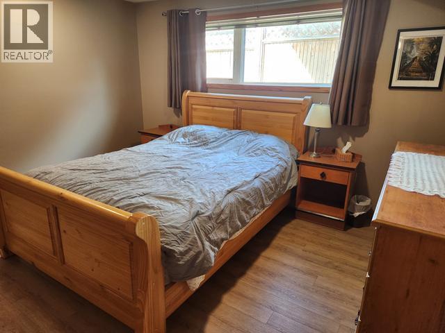242 Dawson Drive, Faro, YT - Indoor Photo Showing Bedroom