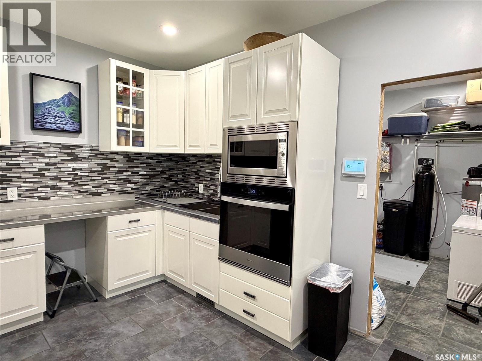 123 Chitek Drive, Chitek Lake, SK - Indoor Photo Showing Kitchen