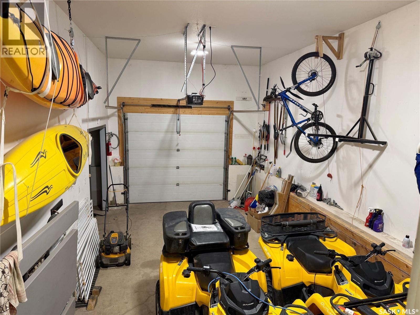 123 Chitek Drive, Chitek Lake, SK - Indoor Photo Showing Garage