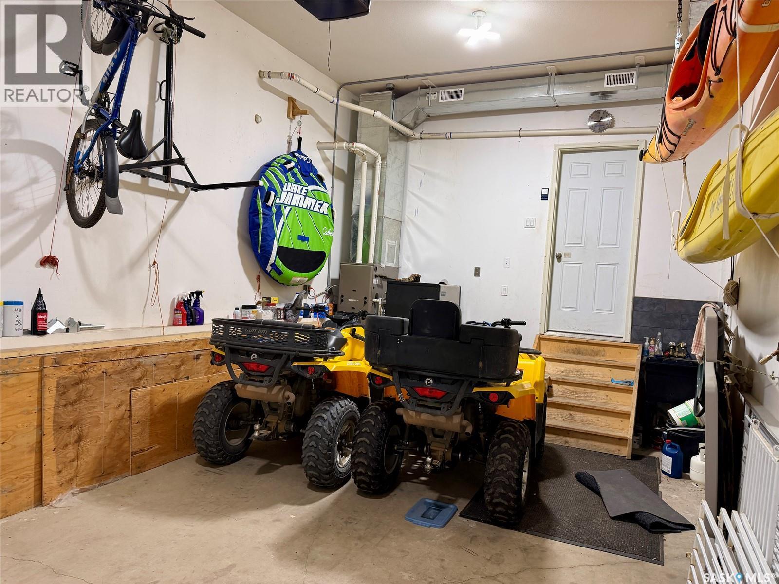 123 Chitek Drive, Chitek Lake, SK - Indoor Photo Showing Garage