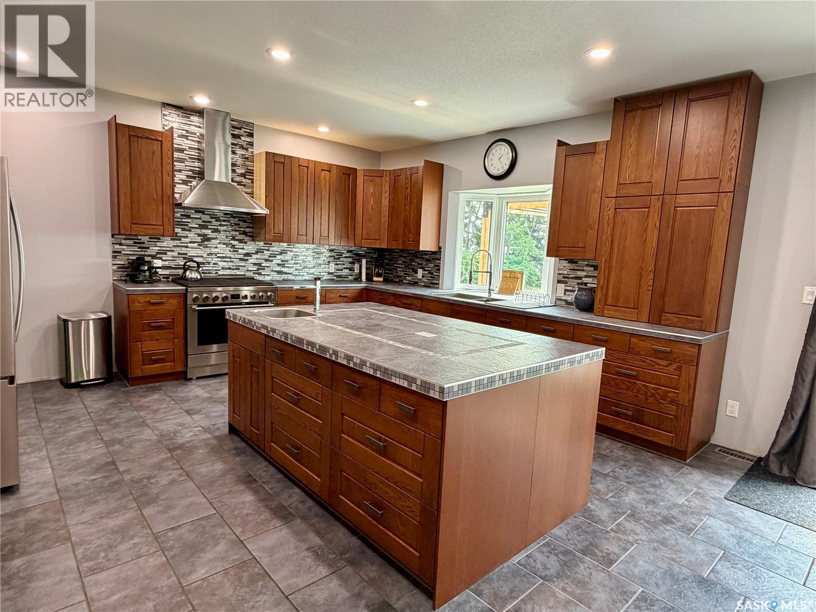 123 Chitek Drive, Chitek Lake, SK - Indoor Photo Showing Kitchen